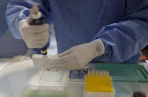 Brasil: científicos encuentran Zika activo en saliva y orina 