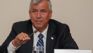 Costa Rica: Ministro de Trabajo renuncia a su cargo por incurrir en nepotismo