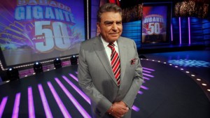 Don Francisco firma contrato con la cadena Telemundo 