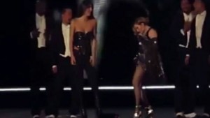 Indignación por el abuso de Madonna a una menor en un show en Australia