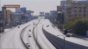 Santo Domingo con el tránsito despejado y comercios cerrados en Viernes Santo