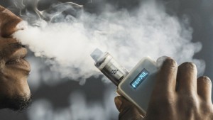 Cigarrillos electrónicos un millón de veces más dañinos que el aire contaminado