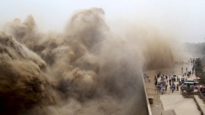 Podría la Tierra este siglo vivir supertormentas y megatsunamis 
