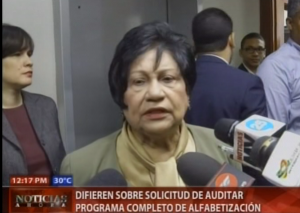 Difieren sobre solicitud de auditar programa completo de alfabetización