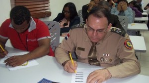 Instruyen a empleados de la Contraloría sobre medidas ante posible terremoto