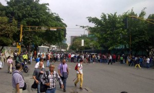 Trifulca en Abasto Bicentenario de Las Mercedes por escases de comida