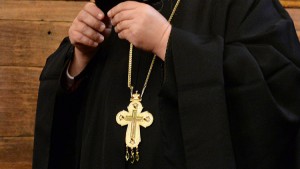 Rusia: exsacerdote golpea a un empresario  