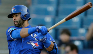 José Bautista suena el madero en triunfo de Azulejos 