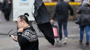 Ciudad alemana instala semáforos para adictos al móvil