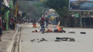 Violentas protestas se registran en tramo carretero El Limón de Samaná