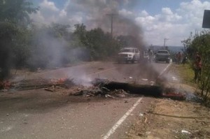 Paro en Loma de Cabrera dejó tres detenidos 