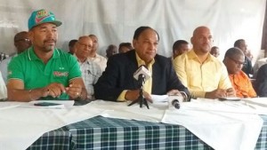 Sindicatos del transporte rechazan propuesta sobre eliminación carros de “concho”