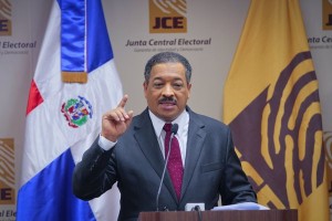 Presentarán este viernes pasaporte privado presidente JCE ante embajada EEUU
