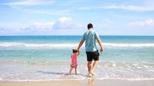 Científicos revelan la edad perfecta para ser padre