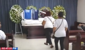  
Continúa siendo velado los restos de Jeffre Ditrén asesinado durante asalto por delincuente
