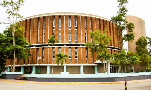 Surgen versiones contradictorias sobre asalto en aula de la UNPHU 