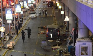 EEUU aumenta los registros en los aeropuertos tras el atentado de Turquía