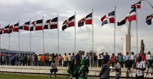 Poder Ciudadano realiza cadena humana frente a la JCE