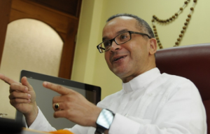 Rector PUCMM dice iglesia acepta todas las personas que la sociedad discrimina