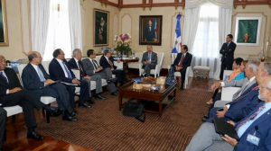 Presidente Medina se reúne con sector educativo para conocer plan de educación 2016-2020