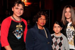 Familia de Michael Jackson asegura colección de pornografía es falsa
