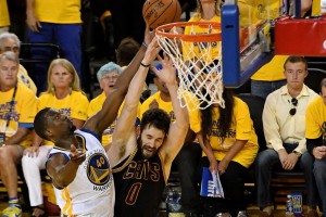 Kevin Love optimista de estar disponible para el Juego 3