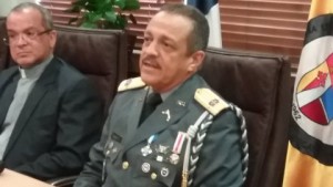 Jefe PN reitera que no permitirá excesos; firma acuerdo con PUCMM