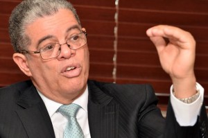 Dictan orden de conducencia contra ministro Educación para que testifique en tribunal