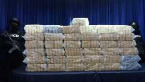 DNCD decomisa 221 paquetes de droga en zona este de RD