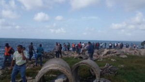 Fallece mujer se lanzó al mar Caribe; encuentran cuerpo ahogado de su esposo