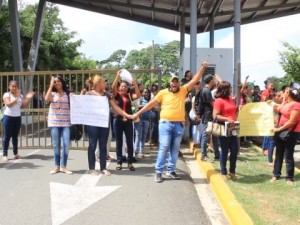 Estudiantes protestan en UTECO en demanda de reivindicaciones y más presupuesto 