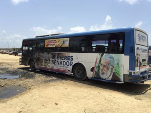 Juan Hubieres  denuncia quema de 10 minibuses del transporte público