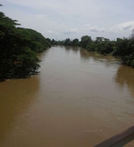 Buscan menor se lanzó a Yaque del Norte a rescatar adolescente  