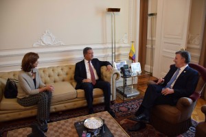 Leonel Fernández y Juan Manuel Santos pasan revista a proceso de diálogo en Venezuela