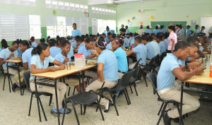 Educación: jornada extendida aumenta promoción y disminuye deserción escolar 