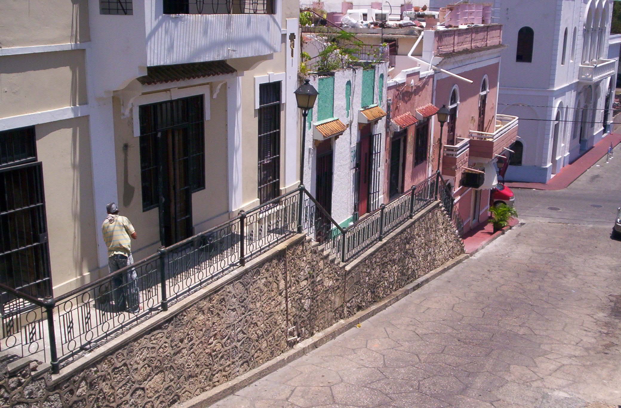 Anuncian cierre temporal de calle Las Mercedes en Zona Colonial