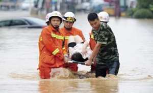 Suspenden a 4 funcionarios locales en China tras inundaciones 