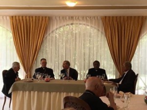 Presidente Medina participa en encuentro con el arzobispado 