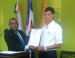 Junta Electoral SDO entrega los certificados a los ganadores