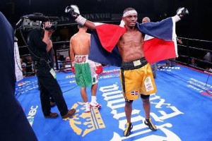 Campeón mundial de boxeo Jonathan Guzmán llega este lunes al país 
