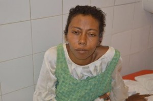 Buscan familiares de paciente que permanece en Emergencia de Hospital Padre Billini  