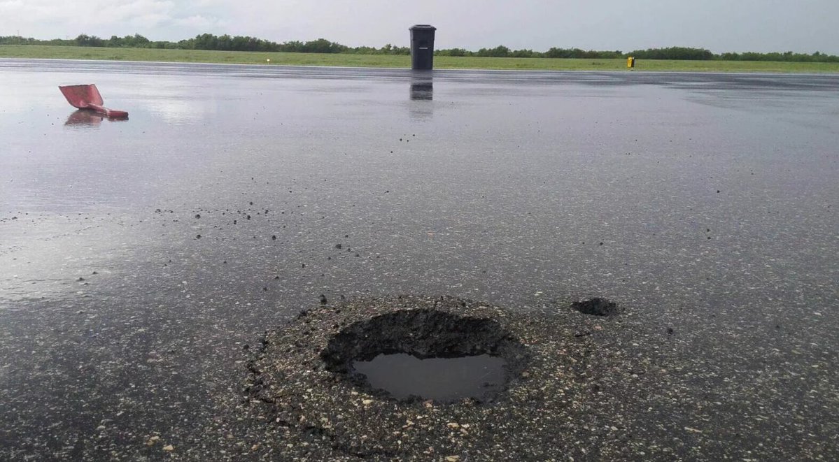 AILA desvía vuelos a otros aeropuertos por descarga eléctrica que impactó la pista