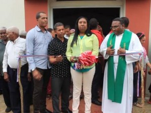 Inauguran capilla en Zambrana de Cotuí; feligreses piden mobiliarios