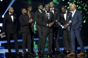 LeBron James pide el fin de violencia armada