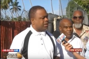 Moradores de Los Guandules reclaman construcción de escuela en conflicto