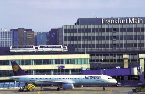 Desalojan parte de aeropuerto Fráncfort por alerta seguridad 