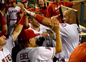Pujols iguala a Robinson con 586 jonrones de por vida