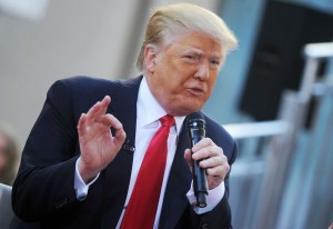 Trump niega cambios en su plan migratorio pero sugiere solución más “justa”