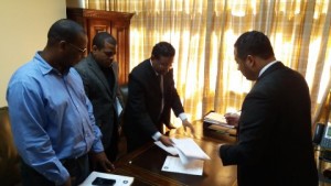 CONADEHU deposita denuncia en PGR de supuesto soborno en caso Arsenio Quevedo