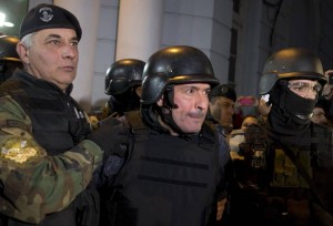  Inspeccionan casa de exsecretario argentino detenido con millones en convento